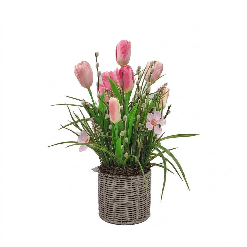 Dekoration med tulipaner i kurv