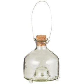Hvepsefanger fra Ib Laursen i klart glas med korkprop og metalbøjle til ophængning i haven.