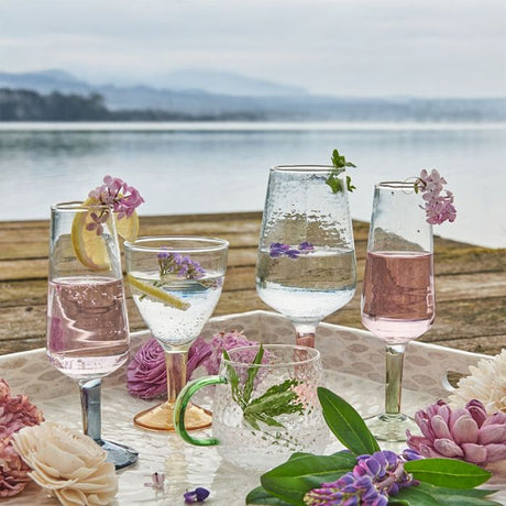 Serien af Speedtsberg glas med farvede fødder