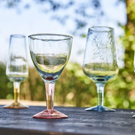 Speedtsbergs serie af glas med farverige fødder