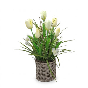 Dekoration med tulipaner i kurv