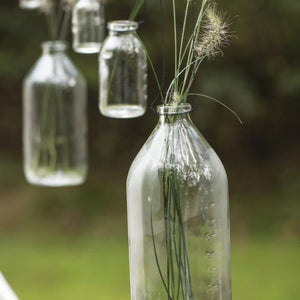 Ib Laursen glasflaske med metalwire 1000 ml med andre flasker fra samme serie